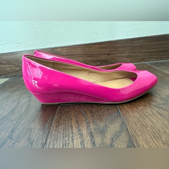 Talbots Fuscia Flamble Patent Leather Peep Toe Heel - size 7 - Picture 5 of 8